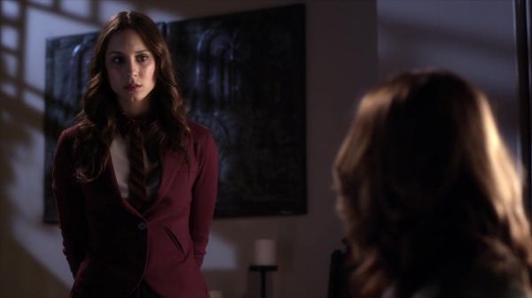 PLL_S04E08_720p_JACK_Up_DownloadSeriesHere_2422.jpg