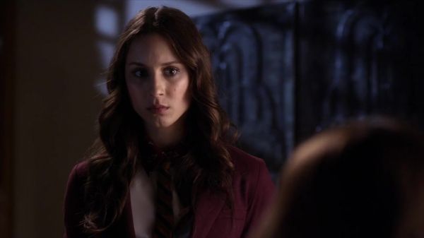 PLL_S04E08_720p_JACK_Up_DownloadSeriesHere_2428.jpg
