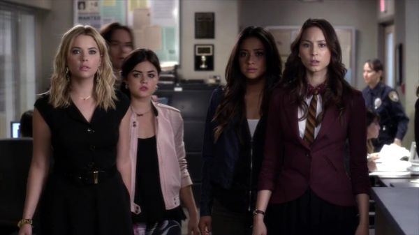 PLL_S04E08_720p_JACK_Up_DownloadSeriesHere_2567.jpg