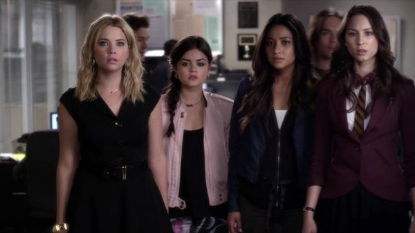 PLL_S04E08_720p_JACK_Up_DownloadSeriesHere_2568.jpg