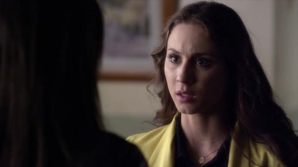 PLL_S04E09_720p_JACK_Up_DownloadSeriesHere_2369.jpg