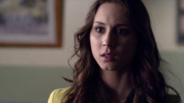 PLL_S04E09_720p_JACK_Up_DownloadSeriesHere_2408.jpg
