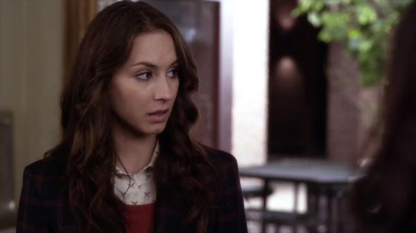 PLL_S04E10_720p_JACK_Up_DownloadSeriesHere_0117.jpg