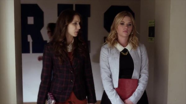 PLL_S04E10_720p_JACK_Up_DownloadSeriesHere_0158.jpg