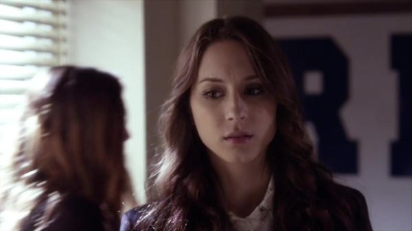 PLL_S04E10_720p_JACK_Up_DownloadSeriesHere_0163.jpg