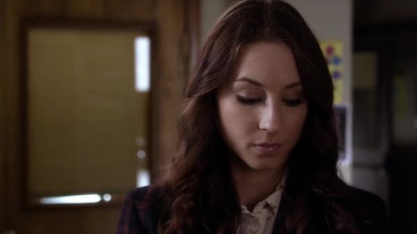 PLL_S04E10_720p_JACK_Up_DownloadSeriesHere_0215.jpg