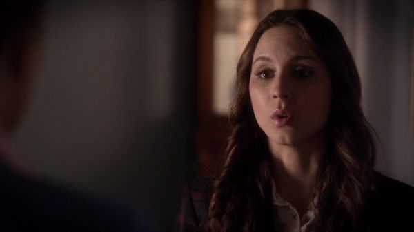 PLL_S04E10_720p_JACK_Up_DownloadSeriesHere_2049.jpg