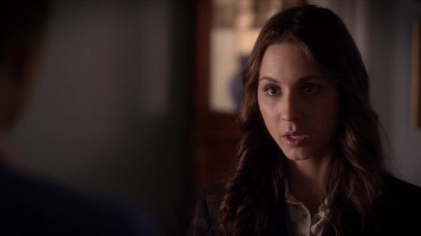 PLL_S04E10_720p_JACK_Up_DownloadSeriesHere_2058.jpg