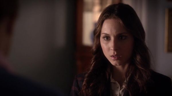 PLL_S04E10_720p_JACK_Up_DownloadSeriesHere_2169.jpg