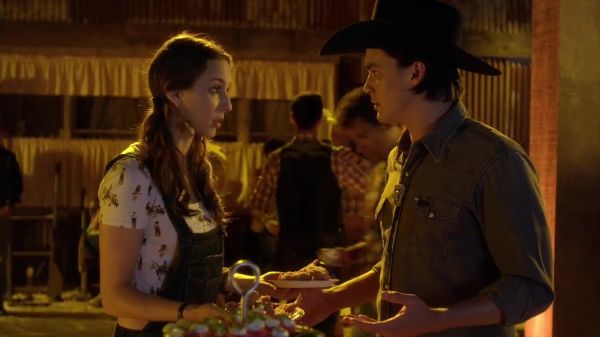 PLL_S04E11_720p_JACK_Up_DownloadSeriesHere_1999.jpg