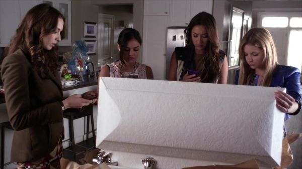 PLL_S04E12_720p_JACK_Up_DownloadSeriesHere_0519.jpg