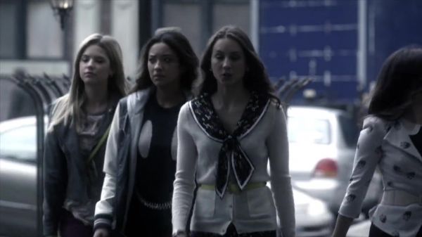 PLL_S04E12_720p_JACK_Up_DownloadSeriesHere_1930.jpg