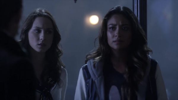 PLL_S04E12_720p_JACK_Up_DownloadSeriesHere_2232.jpg
