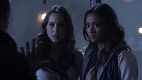 PLL_S04E12_720p_JACK_Up_DownloadSeriesHere_2300.jpg
