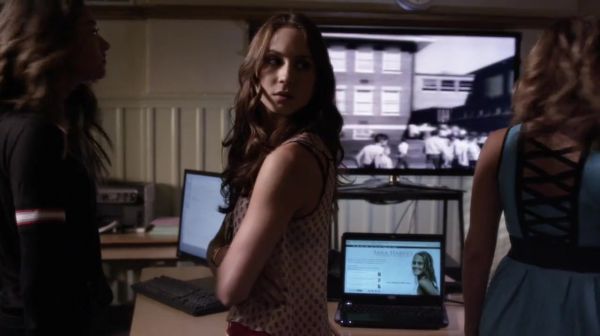 PLL_S04E14_720p_JACK_Up_DownloadSeriesHere_0697.jpg