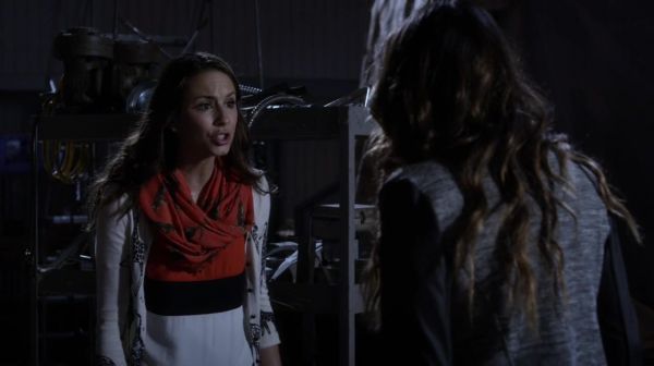 PLL_S04E16_720p_JACK_Up_DownloadSeriesHere_2189.jpg