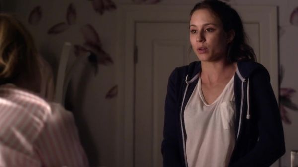 PLL_S04E17_720p_JACK_Up_DownloadSeriesHere_1445.jpg
