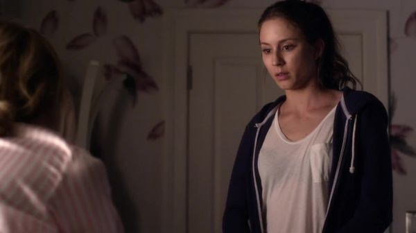PLL_S04E17_720p_JACK_Up_DownloadSeriesHere_1447.jpg