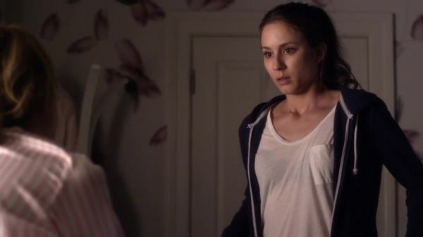 PLL_S04E17_720p_JACK_Up_DownloadSeriesHere_1448.jpg