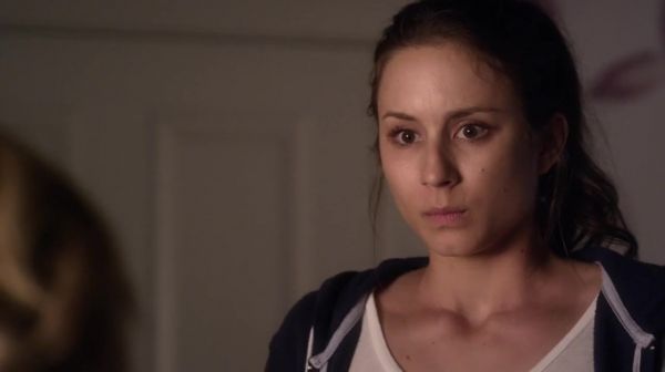 PLL_S04E17_720p_JACK_Up_DownloadSeriesHere_1452.jpg