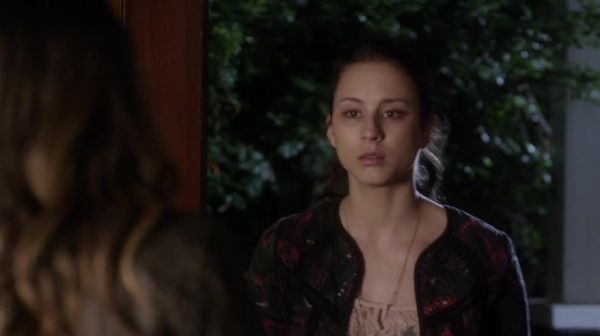 PLL_S04E17_720p_JACK_Up_DownloadSeriesHere_2421.jpg