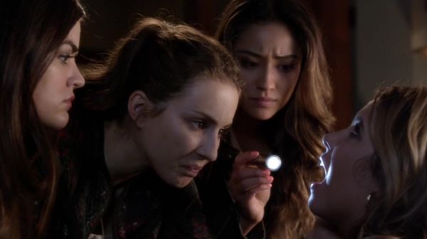 PLL_S04E17_720p_JACK_Up_DownloadSeriesHere_2492.jpg