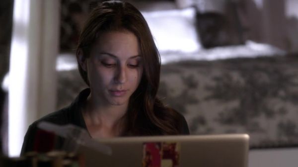 PLL_S04E18_720p_JACK_Up_DownloadSeriesHere_0873.jpg