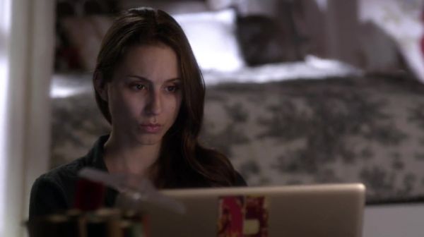 PLL_S04E18_720p_JACK_Up_DownloadSeriesHere_0877.jpg