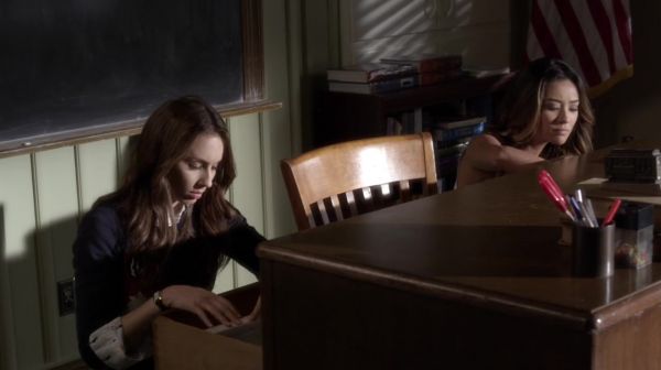 PLL_S04E19_720p_JACK_Up_DownloadSeriesHere_0084.jpg