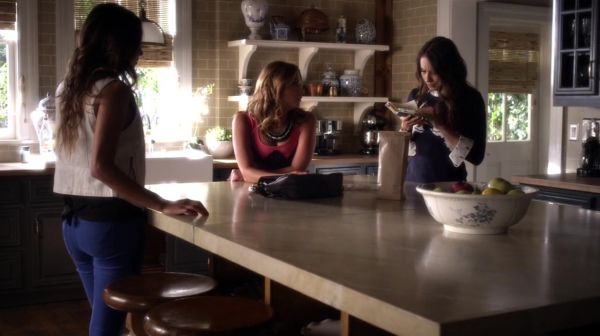 PLL_S04E19_720p_JACK_Up_DownloadSeriesHere_0168.jpg