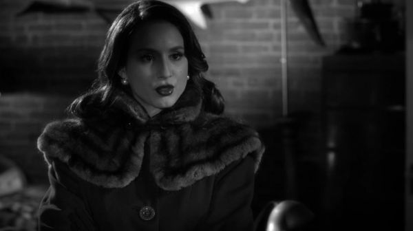 PLL_S04E19_720p_JACK_Up_DownloadSeriesHere_1067.jpg