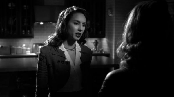 PLL_S04E19_720p_JACK_Up_DownloadSeriesHere_1366.jpg