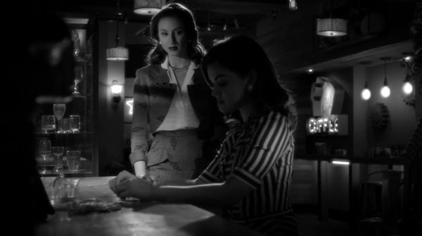 PLL_S04E19_720p_JACK_Up_DownloadSeriesHere_1866.jpg