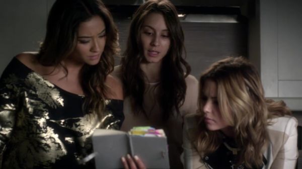 PLL_S04E20_720p_JACK_Up_DownloadSeriesHere_1017.jpg