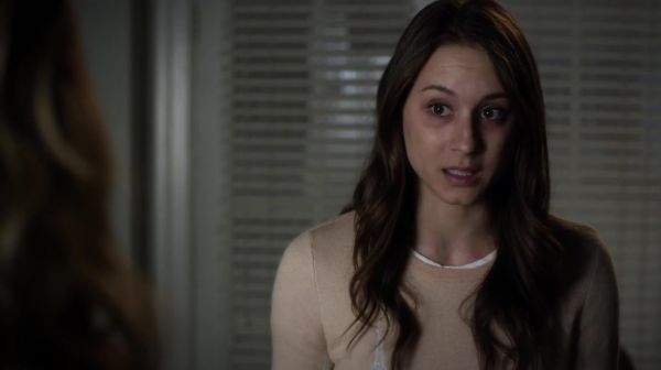 PLL_S04E20_720p_JACK_Up_DownloadSeriesHere_1048.jpg