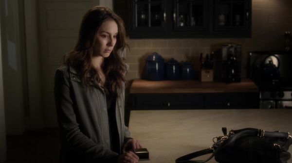 PLL_S04E20_720p_JACK_Up_DownloadSeriesHere_2470.jpg