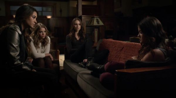 PLL_S04E21_720p_JACK_Up_DownloadSeriesHere_0053.jpg