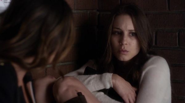 PLL_S04E21_720p_JACK_Up_DownloadSeriesHere_0510.jpg