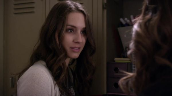 PLL_S04E21_720p_JACK_Up_DownloadSeriesHere_1125.jpg
