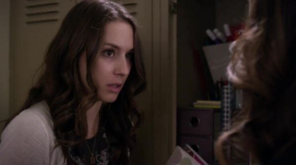 PLL_S04E21_720p_JACK_Up_DownloadSeriesHere_1135.jpg