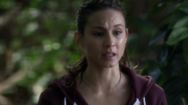 PLL_S04E22_720p_JACK_Up_DownloadSeriesHere_1568.jpg
