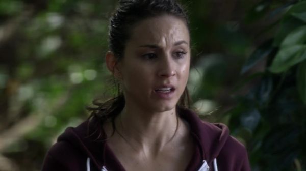 PLL_S04E22_720p_JACK_Up_DownloadSeriesHere_1569.jpg