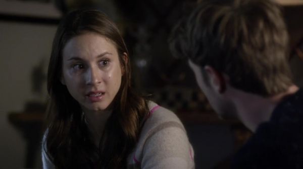 PLL_S04E22_720p_JACK_Up_DownloadSeriesHere_1652.jpg