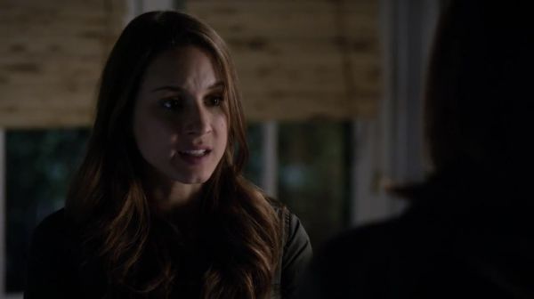 PLL_S04E22_720p_JACK_Up_DownloadSeriesHere_2463.jpg