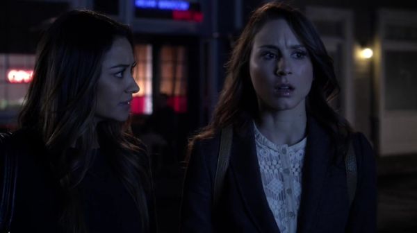 PLL_S04E23_720p_JACK_Up_DownloadSeriesHere_0196.jpg