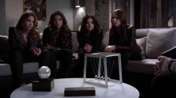 PLL_S04E24_720p_JACK_Up_DownloadSeriesHere_0641.jpg