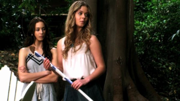 Pretty_Little_Liars_S02x07_720p_Bluray_Dual_PauloADM_1376.jpg