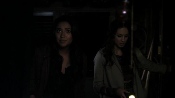 Pretty_Little_Liars_S02x09_720p_Bluray_Dual_PauloADM_1992.jpg