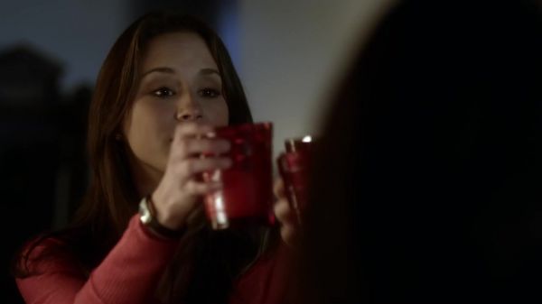 Pretty_Little_Liars_S03E01_BluRay_Rip_720p_Dual_Audio_WWW_TORRENTDOSFILMES_COM_0170.jpg