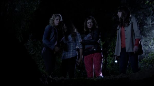 Pretty_Little_Liars_S03E01_BluRay_Rip_720p_Dual_Audio_WWW_TORRENTDOSFILMES_COM_0294.jpg